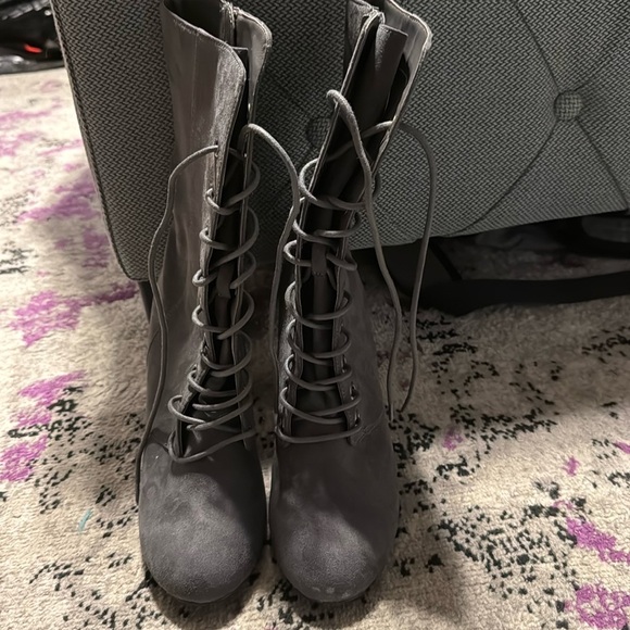 NWOB Metaphor Gray Lace-Up Boots - Picture 4 of 11